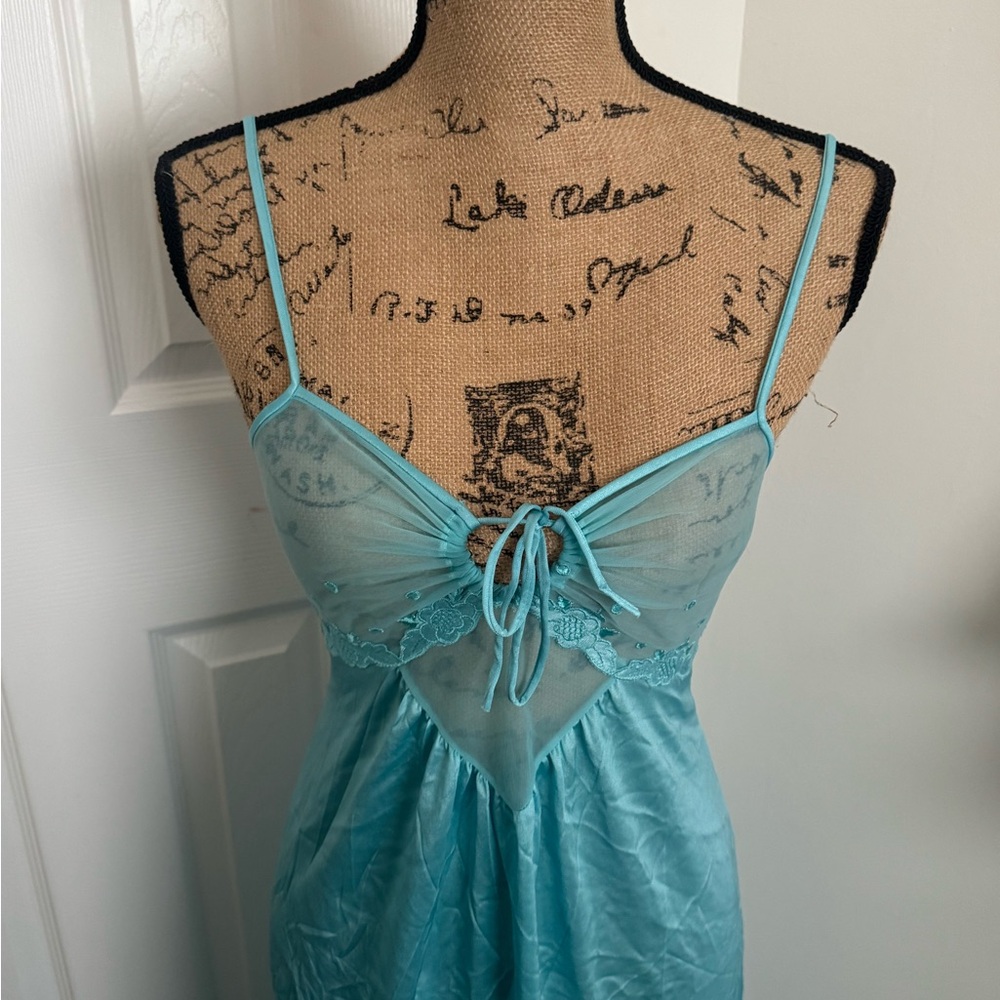 Chic Turquoise Lace Maxi Dress